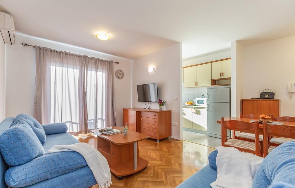 Apartments with a parking space Makarska - 18170 Bagian luar foto